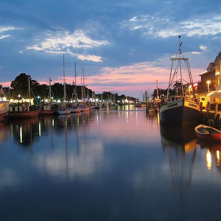 Promenadenblick/Captains-Suite Rostock Bagian luar foto